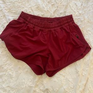 LULULEMON TRACKER SHORT